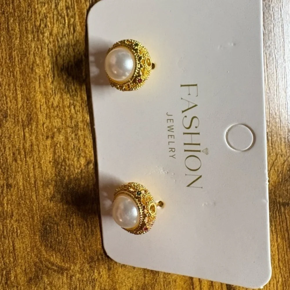 Vintage Gold Dome Faux‎ Pearl Stud Earrings Inspired by Old-World Royal Jewelry